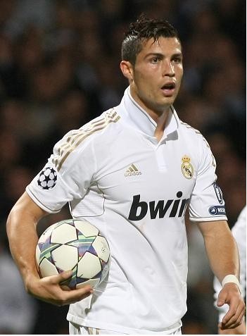 暴怒!周琦篮下进攻被焦海龙盖帽